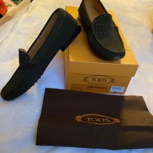 TOD’s SPOT ON! NEVER WORN!  Color is rich chocolate brown. Tod’s do run small.